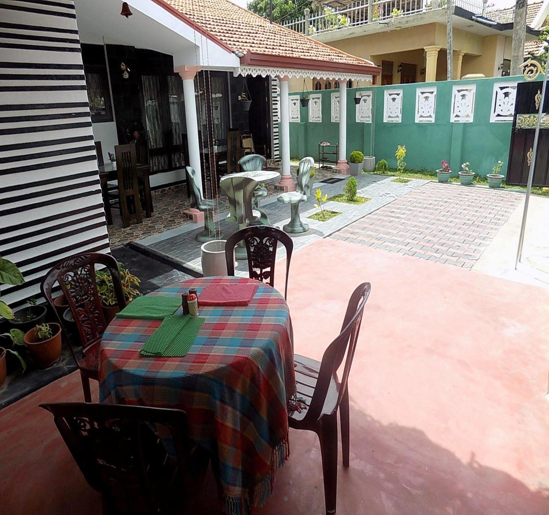 Alexandra Family Villa Negombo Eksteriør bilde